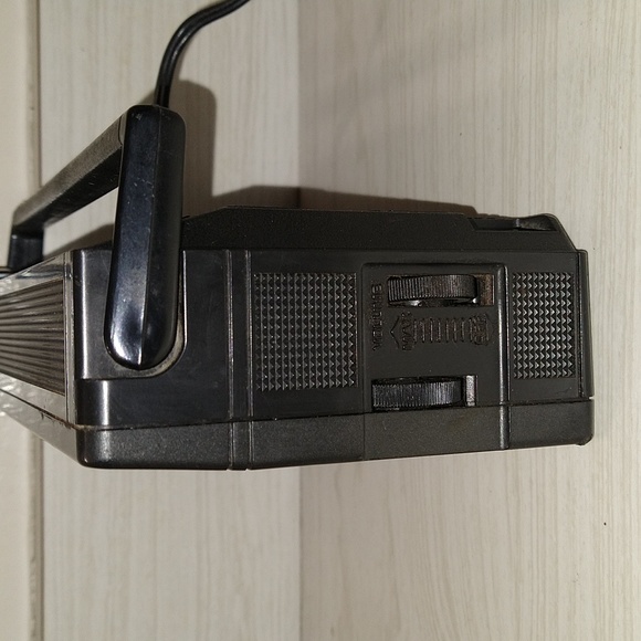 Vintage General Electric GE Portable AM/FM Radio 2-Way Power Model 7-2660D - Picture 3 of 5